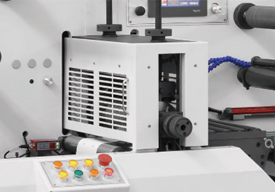 magnetic cylinder and rotary die engaging on a label converting machine